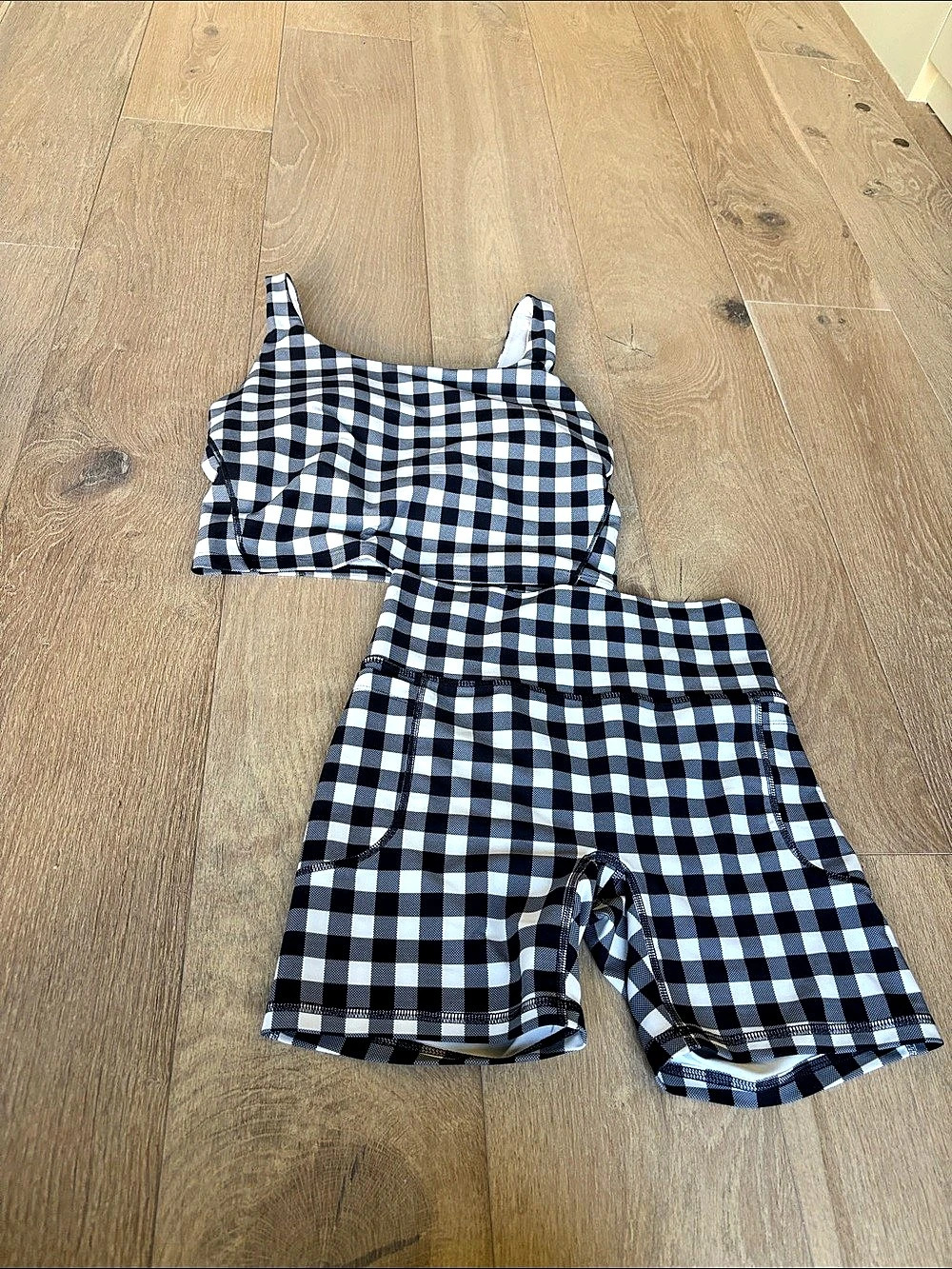 Old Navy Pace Bike Short Gingham Two-Piece Set in Black & White Size Large